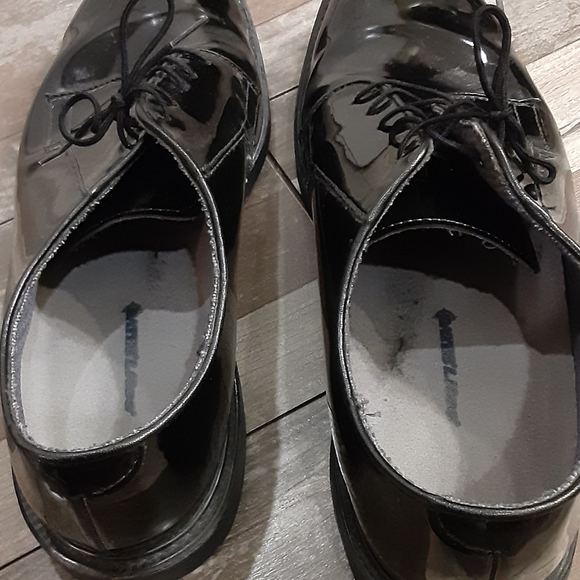 Dress Shoes - Picture 6 of 8
